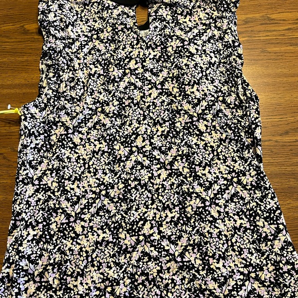 CeCe Top - Picture 3 of 3